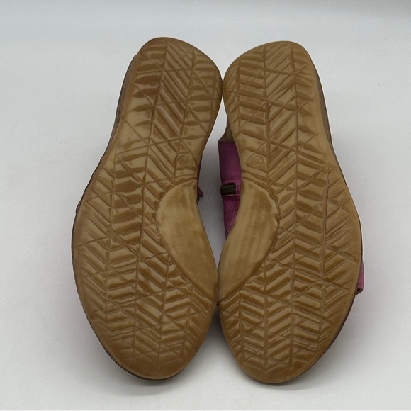 Miz Mooz Flaire Sandals. Size 9 - Picture 8 of 11